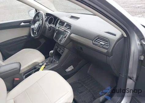 2021 Volkswagen Tiguan 2.0T Se/2.0T Se R-Line Black/2.0T Sel from USA, damaged, VIN 3VV2B7AX8MM145802